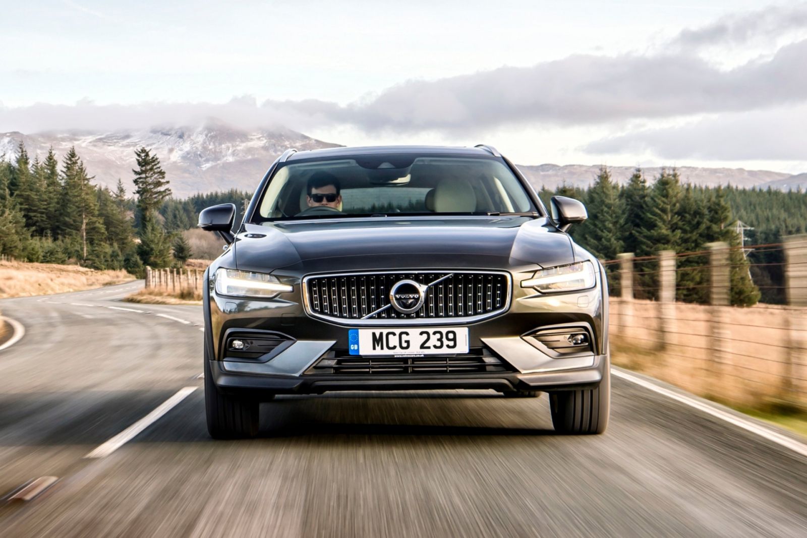 Volvo V 60 Cross Country Универсал класса D - фото 0